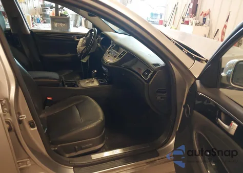 2013 Hyundai Genesis 3.8 from USA, damaged, VIN KMHGC4DD2DU243524